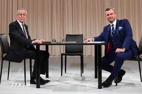 Hai ứng viên tranh cử Tổng thống Áo Alexander Van der Bellen ( trái) - và Norbert Hofer (phải). (Nguồn: AFP/TTXVN)