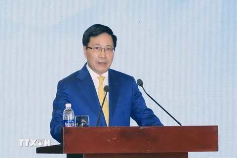 Phó Thủ tướng Phạm Bình Minh phát biểu trong Phiên khai mạc Hội thảo về các ưu tiên của năm APEC 2017. (Ảnh: Phạm Kiên/TTXVN)