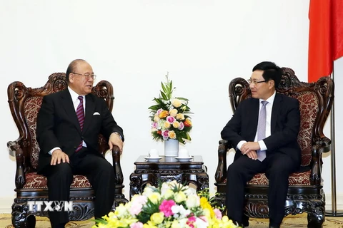  Phó Thủ tướng Phạm Bình Minh tiếp ông Tsutomu Takebe, Cố vấn đặc biệt Liên minh Nghị sỹ Hữu nghị Nhật-Việt đang ở thăm và làm việc tại Việt Nam. (Ảnh: Nguyễn Dân/TTXVN)