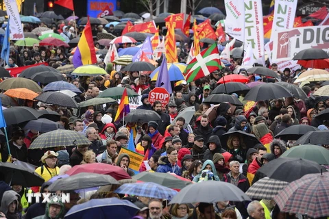 Người dân Tây Ban Nha biểu tình phản đối các biện pháp kinh tế khắc khổ. (Nguồn: AFP/TTXVN)