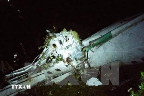Hiện trường vụ rơi máy bay ở khu vực miền núi ngoại ô thành phố Medellin, Colombia. (Nguồn: THX/TTXVN)