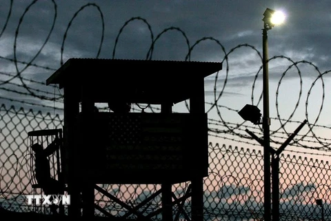 Trạm gác tại nhà tù quân sự của Mỹ ở Vịnh Guantanamo, Cuba. (Nguồn: EPA/TTXVN