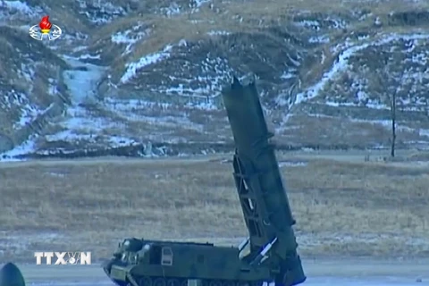  Quang cảnh khu vực thực hiện vụ phóng tên lửa đất đối đất tầm trung "Pukguksong-2" tại căn cứ không quân Banghyon thuộc tỉnh Bắc Pyongan ngày 11/2. (Nguồn: YONHAP/TTXVN)
