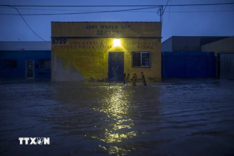 Cảnh ngập lụt do mưa bão tại Sun Valley, California ngày 17/2. Ảnh minh họa. (Nguồn: AFP/TTXVN)