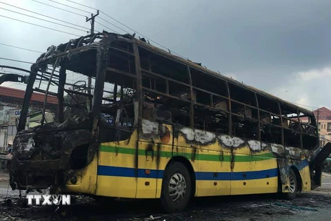 Một vụ cháy xe khách tại Đồng Nai tháng 6/2016.( Ảnh: Sỹ Tuyên/TTXVN)