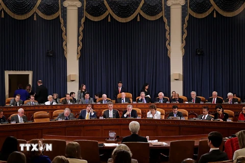 Toàn cảnh phiên họp tại Ủy ban Thuế và An sinh xã hội Hạ viện ở Washington, DC ngày 8/3. (Nguồn: AFP/TTXVN)