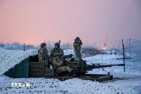 Lính biên phòng Ukraine trong một chiến dịch gần Mariupol, thuộc khu vực Donetsk ngày 31/12/2016. (Nguồn: EPA/TTXVN)