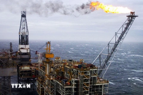 Một giàn khoan dầu tại Biển Bắc. (Nguồn: AP/TTXVN)
