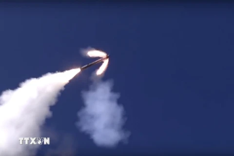 Tên lửa của Nga được phóng từ bệ phóng Bastion ở Syria ngày 21/11/2016. (Nguồn: AP/TTXVN)