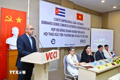 Đại sứ đặc mệnh toàn quyền Cộng hòa Cuba tại Việt Nam Herminio Lopez Diaz phát biểu. (Ảnh: Minh Quyết/TTXVN)