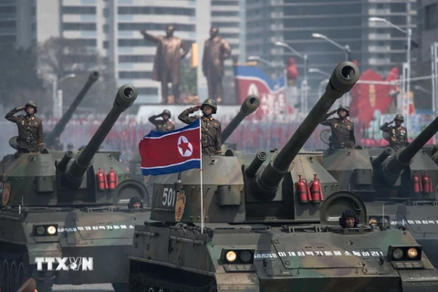 Lễ diễu binh của Quân đội Nhân dân Triều Tiên kỷ niệm 105 ngày sinh cố Chủ tịch Kim Nhật Thành tại Bình Nhưỡng ngày 15/4/2017. (Nguồn: AFP/TTXVN)