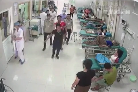 [Video] Phú Thọ làm rõ vụ nổ súng tự chế tại Bệnh viện Hùng Vương