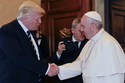 Tổng thống Mỹ Donald Trump gặp Giáo hoàng Francis. (Nguồn: EPA)