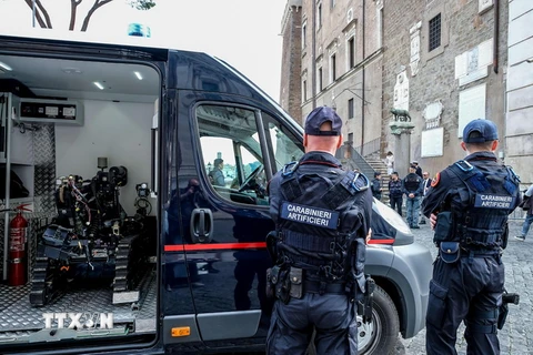 Cảnh sát Italy làm nhiệm vụ tại Rome. (Nguồn: EPA/TTXVN)