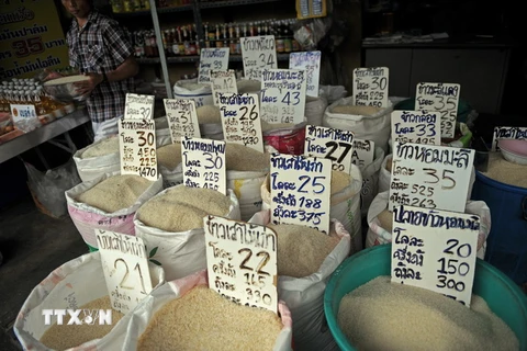 Gạo Thái Lan được bày bán tại chợ ở Bangkok. (Nguồn: AFP/TTXVN)