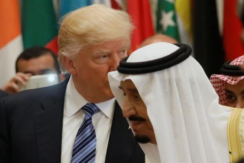 Tổng thống Mỹ Donald Trump và Quốc vương Saudi Arabia Salman bin Abdulaziz tại Riyadh ngày 21/5. (Nguồn: Reuters)