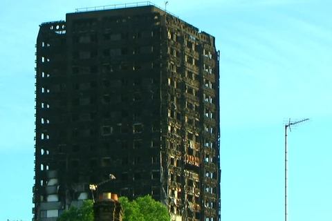 [Video] Cháy chung cư ở Anh: Số nạn nhân thiệt mạng còn tiếp tục tăng