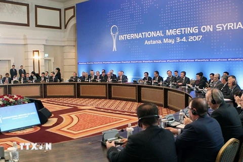 Các đại biểu tham dự vòng hòa đàm về Syria ở Astana, Kazakhstan ngày 4/5. (Nguồn: AFP/TTXVN)