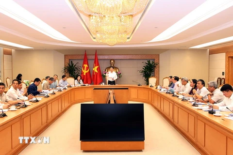 Phó Thủ tướng Chính phủ Vương Đình Huệ chủ trì Phiên họp. (Ảnh: Nguyễn Dân/TTXVN)