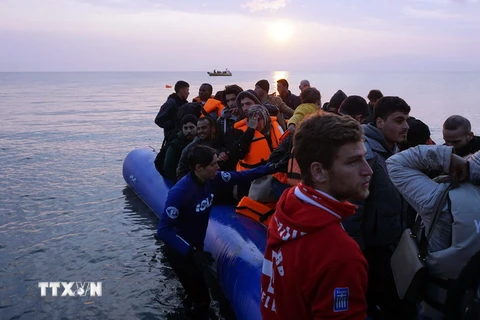 Người di cư tới đảo Lesbos, Hy Lạp ngày 20/3/2016. (Nguồn: AFP/TTXVN)