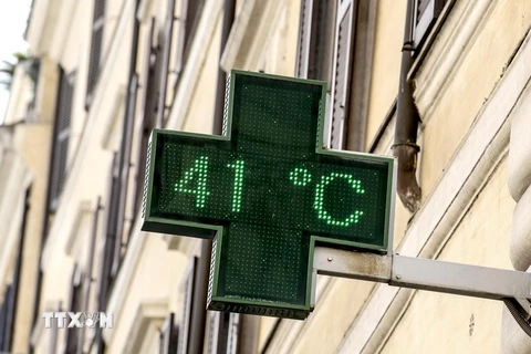 Bảng ghi nhiệt đô lên tới 41 độ C tại Rome ngày 3/8. (Nguồn: EPA/TTXVN)