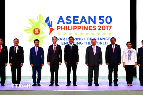 Các Ngoại trưởng tại lễ khai mạc Hội nghị AMM lần thứ 50 ở Manila (Philippines) ngày 5/8. (Nguồn: EPA/TTXVN)