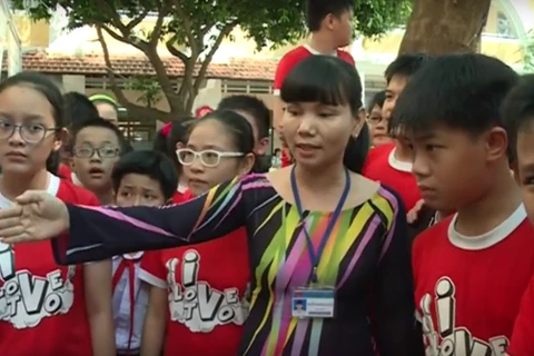 [Video] Học phí các trường công lập ở Hà Nội tăng gần 40%