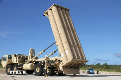 Hệ thống THAAD trong cuộc thử nghiệm tấn công, đánh chặn mục tiêu ở đảo Wake, Thái Bình Dương ngày 1/11/2015. (Nguồn: Stripes/TTXVN)