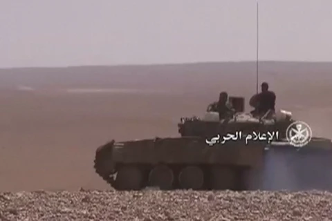 [Video] Quân đội Syria đột phá vòng vây tại Deir al-Zour 