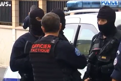 [Video] Cảnh sát Pháp đập tan âm mưu khủng bố gần Paris