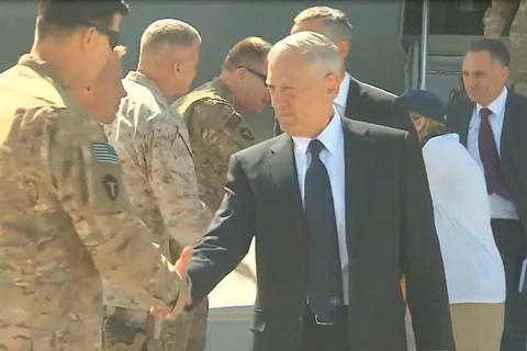 [Video] Bộ trưởng Quốc phòng Mỹ James Mattis bất ngờ tới Qatar