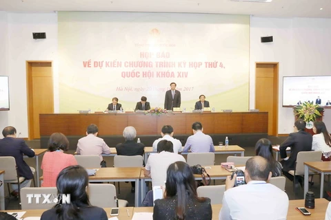  Quang cảnh buổi họp báo về dự kiến chương trình kỳ họp thứ 4, Quốc hội khóa XIV . (Ảnh: Phương Hoa/TTXVN)
