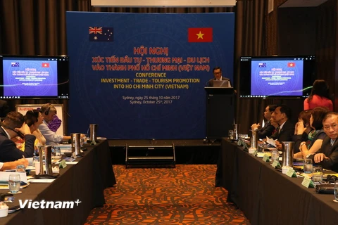 Tổng Lãnh sự Hoàng Minh Sơn phát biểu tại hội nghị. (Ảnh: Khánh Linh/Vietnam+)