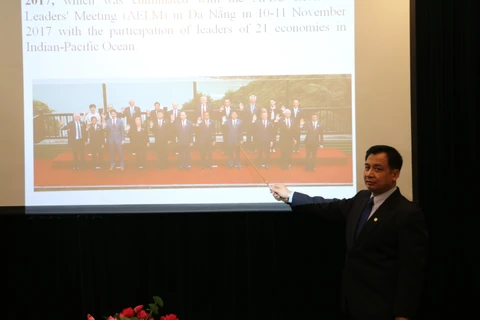 Đại sứ Nguyễn Anh Tuấn giới thiệu về thành công của Hội nghị Cấp cao APEC 2017 tổ chức tại Việt Nam. (Ảnh: Dương Trí/Vietnam+)