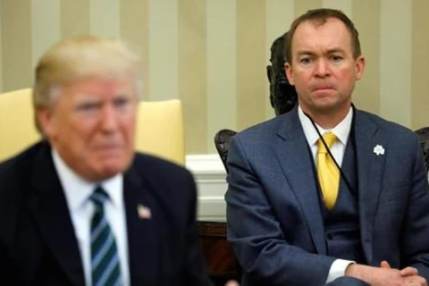 Ông Mick Mulvaney (phải) và Tổng thống Donald Trump. (Nguồn: CNBC.com)