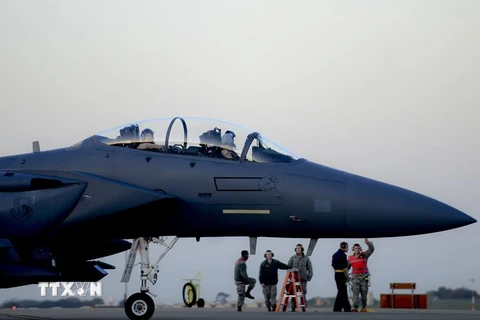 Máy bay tiêm kích F-15E của Mỹ. (Nguồn: AFP/TTXVN)