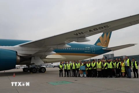 Quang cảnh lễ khai trương dòng máy bay Airbus A350 của Vietnam Airlines tại sân bay quốc tế Frankfurt, Đức vào ngày 9/1/2018. (Ảnh: Phạm Văn Thắng/TTXVN)
