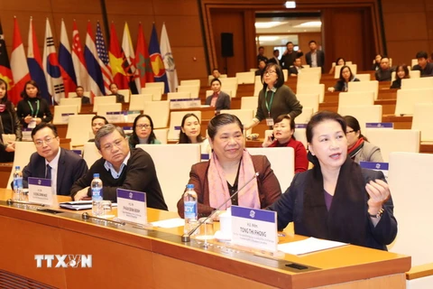 Chủ tịch Quốc hội Nguyễn Thị Kim Ngân kiểm tra công tác chuẩn bị cho Hội nghị Thường niên lần thứ 26 Diễn dàn Nghị viện châu Á - Thái Bình Dương. (Ảnh: Trọng Đức/TTXVN)