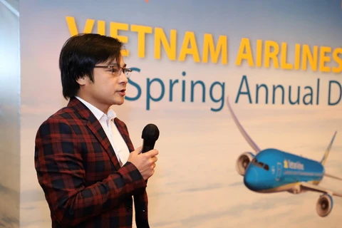 Giám đốc Chi nhánh Vietnam Airlines tại Hong Kong, ông Cao Chinh Miên phát biểu tại buổi gặp mặt. (Ảnh: Xuân Tuấn/Vietnam+)