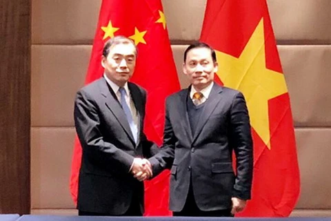 Thứ trưởng Bộ Ngoại giao Lê Hoài Trung cùng Thứ trưởng Bộ Ngoại giao Trung Quốc Khổng Huyễn Hựu tại cuộc gặp thường niên giữa hai Thứ trưởng Ngoại giao Việt Nam-Trung Quốc. (Nguồn: VOV)