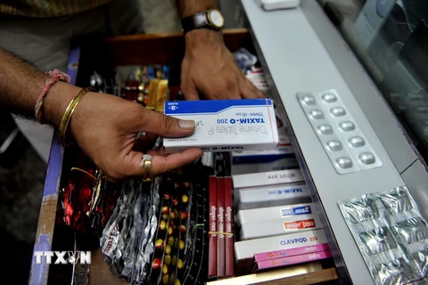 Thuốc kháng sinh được bày bán tại một hiệu thuốc ở Mumbai, Ấn Độ. (Nguồn: AFP/TTXVN)