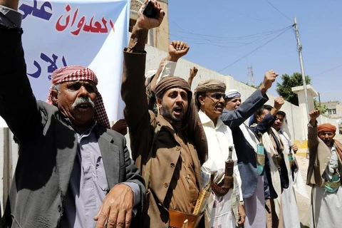 Cuộc xung đột giữa phiến quân Houthi và Lực lượng trung thành với cố Tổng thống Saleh tập trung ở phía Đông cảng biển Al-Mokha. (Nguồn: EPA)
