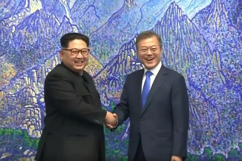 [Video] Ông Kim Jong-un mời Tổng thống Moon Jae-in thăm Triều Tiên