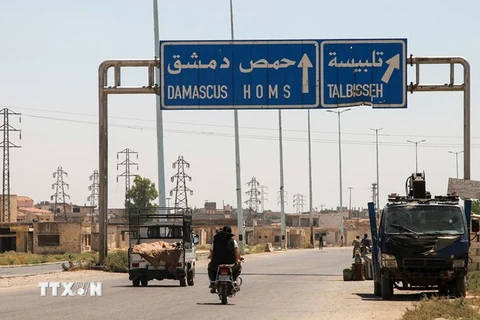  Tuyến đường giữa thủ đô Damascus và trung tâm thành phố Homs. (Nguồn: AFP/TTXVN)