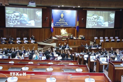 Các nghị sỹ dự phiên họp Quốc hội tại Phnom Penh ngày 20/2/2017. (Nguồn: EPA/TTXVN)