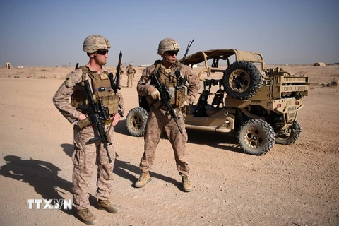  Binh sỹ Mỹ huấn luyện quân đội Afghanistan tại căn cứ quân sự ở Lashkar Gah, tỉnh Helmand tháng 8/2017. (Nguồn: AFP/TTXVN)