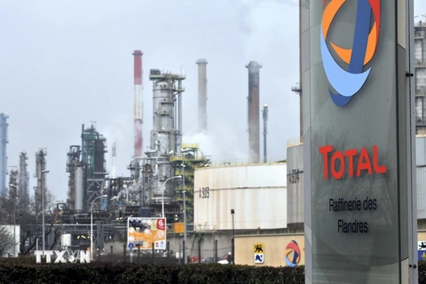 Nhà máy lọc dầu của Tập đoàn dầu khí Total ở Dunkirk, Pháp. (Nguồn: AFP/TTXVN)