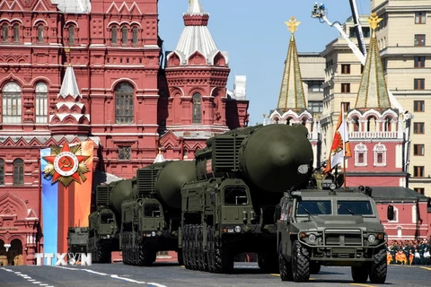 Hệ thống tên lửa đạn đạo liên lục địa Yars RS-24 của Nga tại lễ diễu binh nhân kỷ niệm Ngày Chiến thắng ở Moskva ngày 9/5. (Ảnh: AFP/TTXVN)