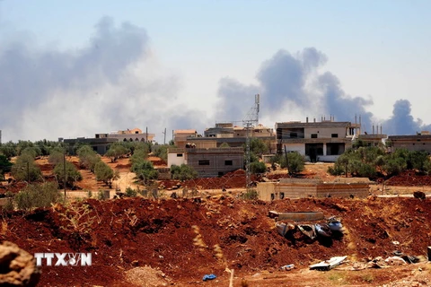 Quân đội Chính phủ Syria phóng tên lửa vào các mục tiêu của lực lượng nổi dậy ở Daraa ngày 5/7. (Ảnh: THX/TTXVN)
