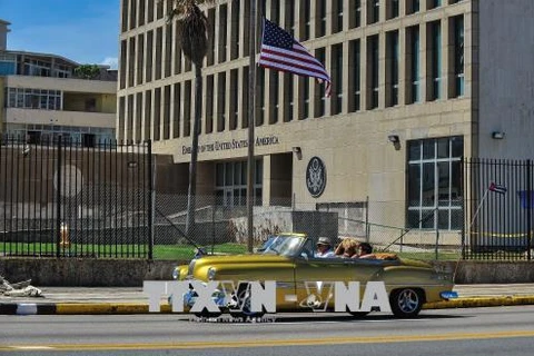 Quang cảnh bên ngoài Đại sứ quán Mỹ tại La Habana, Cuba ngày 3/10/2017. (Nguồn: AFP/TTXVN)